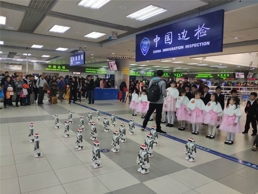 珠海拱北口岸舞蹈机器人暖场_广州米昇智能科技有限公司